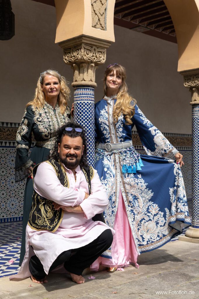Mustafa Roshan & Show Students